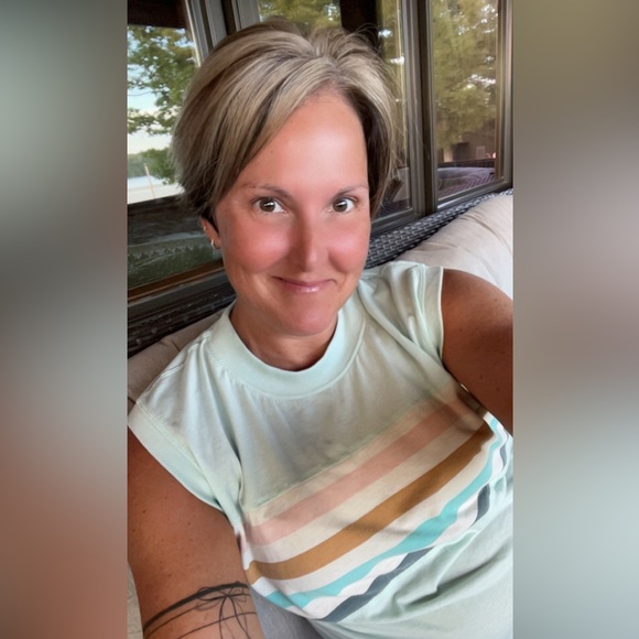 Meet your Posher, Nicki - Picture 3 of 5